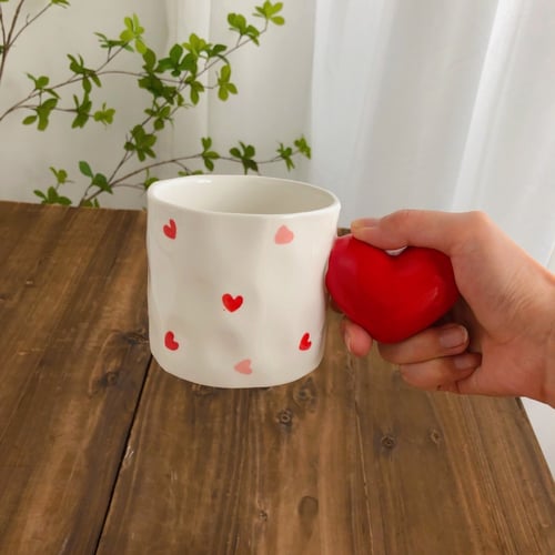كوب سيراميك القلوب الحمراء