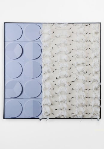 (صمت ونسيج) لوحة حائط ثلاثية الأبعاد