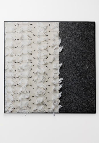 (صمت ونسيج) لوحة حائط ثلاثية الأبعاد