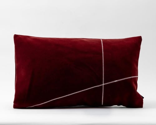 وسادة من مجموعة وهج