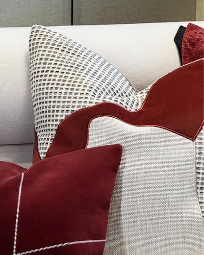 وسادة من مجموعة وهج