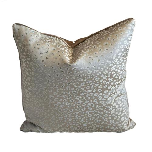 وسادة بني منقط