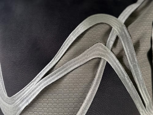 وسادة من مجموعة موج