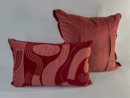 وسادة من مجموعة وهج