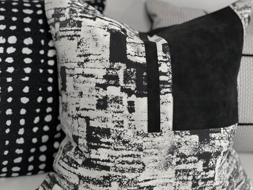 وسادة من مجموعة الدار