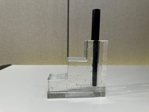 تحفة زجاجية مستطيلة شفافة