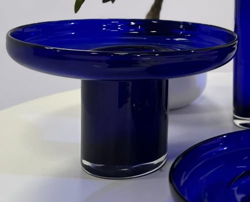 طبق تقديم زجاج أزرق