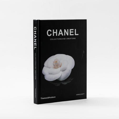 كتاب Chanel