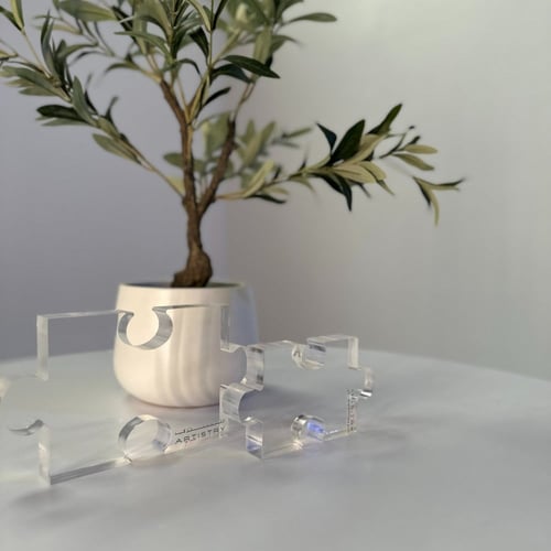 تحفة على شكل أحجية شفاف