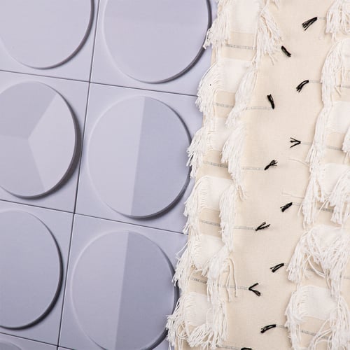 (صمت ونسيج) لوحة حائط ثلاثية الأبعاد