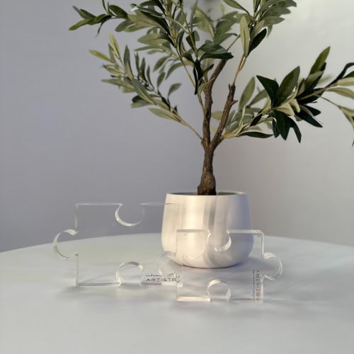 تحفة على شكل أحجية شفاف