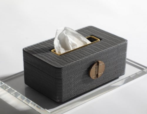 علبة مناديل جلد بقفل ذهبي