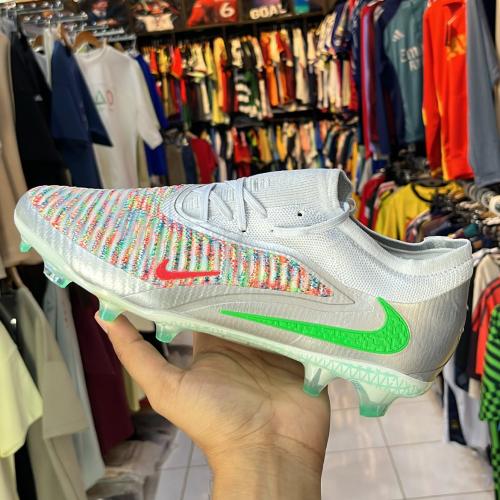 حذاء نايك فانتوم