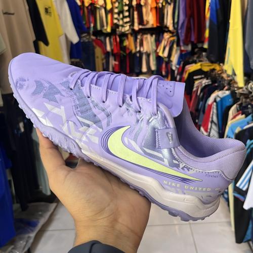 حذاء نايك تيمبو ليجيند 10