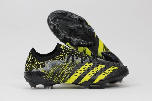 حذاء اديداس بريداتور