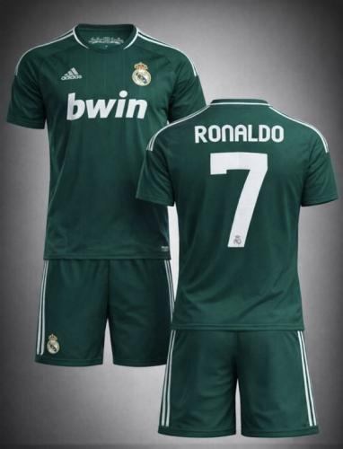 ريال مدريد كلاسك بطباعة رونالدو ولادي