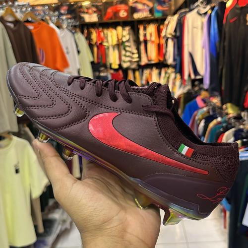 حذاء نايك تيمبو ليجيند 10