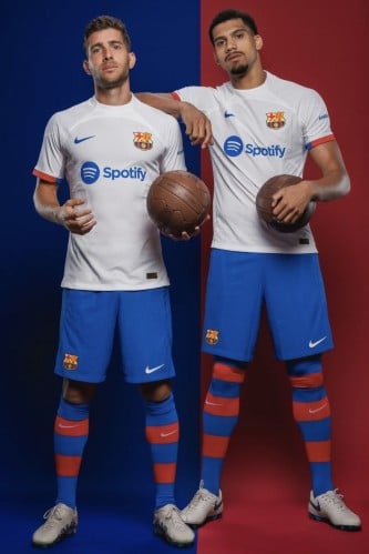 برشلونة