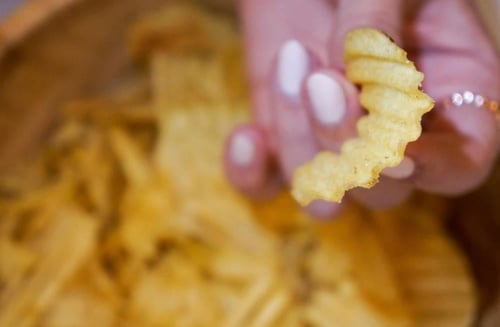 رقائق البطاطس اوكى – نكهة الفلفل الحار