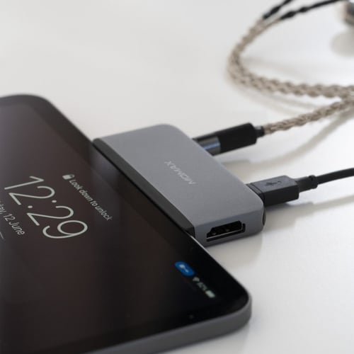 وصلة ONELINK منفذ TYPE-C من شركة MOMAX