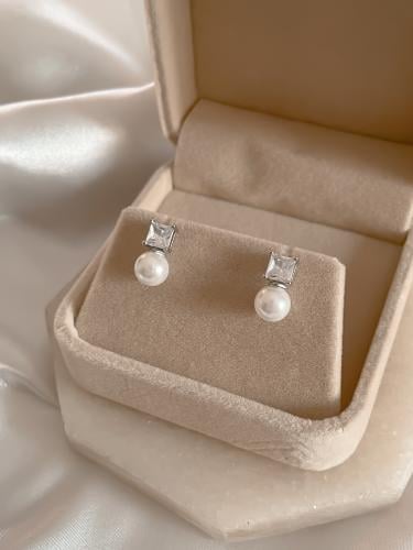 Pearls Earrings