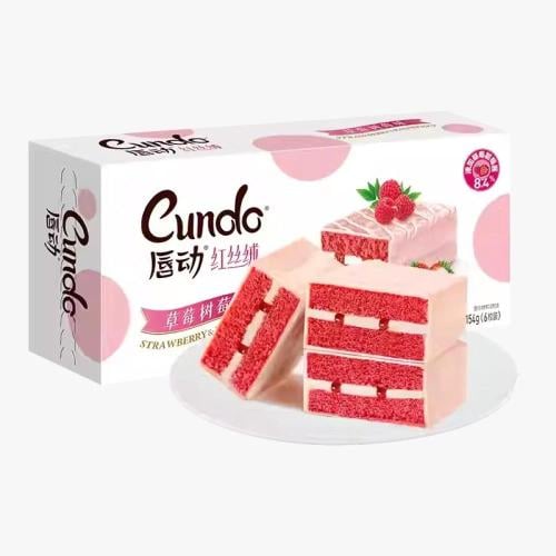 كيك كوندو ريد فيلفيت الاسفنجية مغطى بكريمة الفراول...