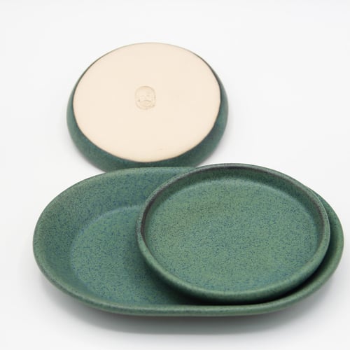 الطبق الزُّمُرُّدي حجم صغير