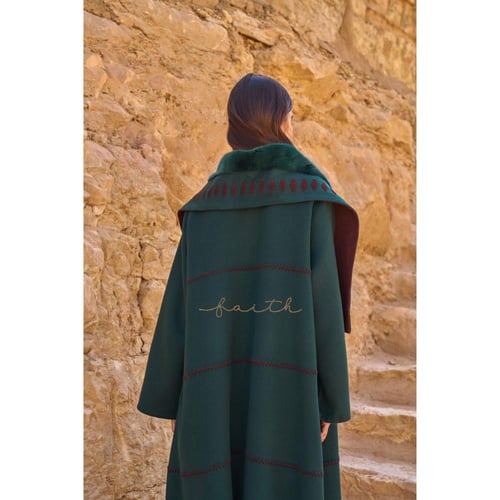 REMOVABLE MINK SHAWL