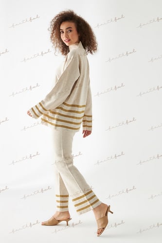 Cream Set With Silver Shimmer