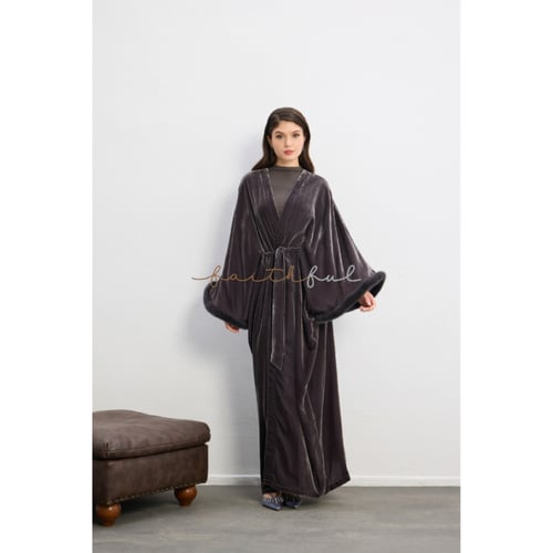 عباية مخمل رمادي مفتوح