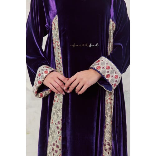 عباية مخمل بنفسجي مشجر