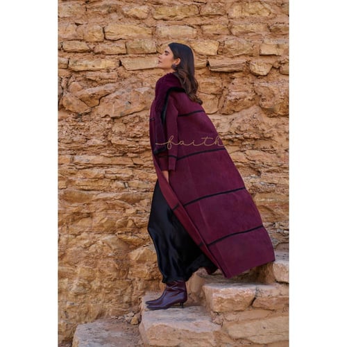 REMOVABLE MINK SHAWL