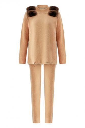 CHINCHILLA FUR ON SHOULDERS CAMEL FLUFFY SET