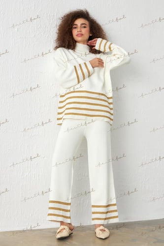 White Set With Gold Shimmer