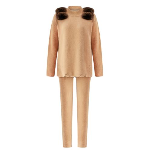 CHINCHILLA FUR ON SHOULDERS CAMEL FLUFFY SET