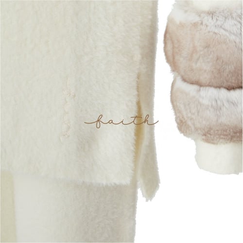 KIDS CHINCHILLA FUR ON SLEEVES OFF-WHITE FLUFFY SE...