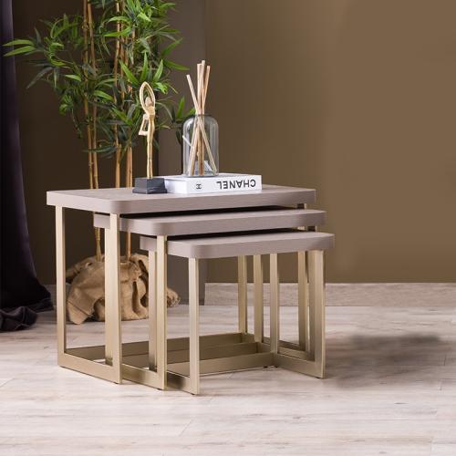 طاولة جانبية لاتيه