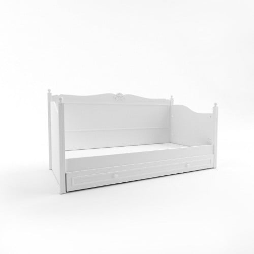 لورا سرير مواليد