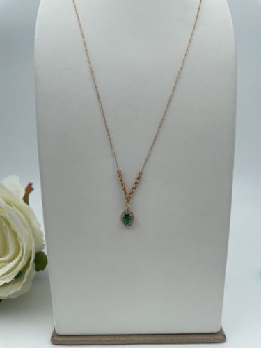 عقد متعدد الالوان