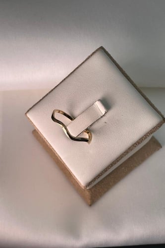 خاتم الأمواج الذهبية – إيطالي عيار 18