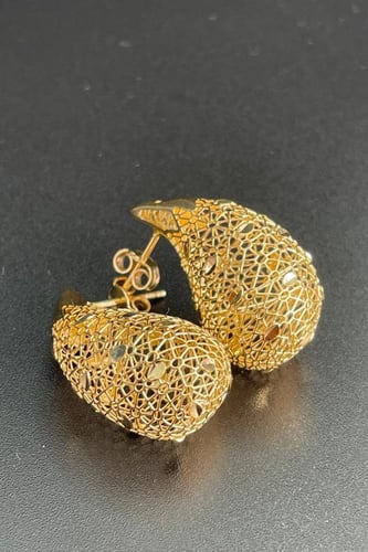 عقد ذهب ناعم و حلق الدمعه نص قطم مميز عيار 21 ايطا...