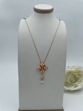 عقد شذى مربعات زركون