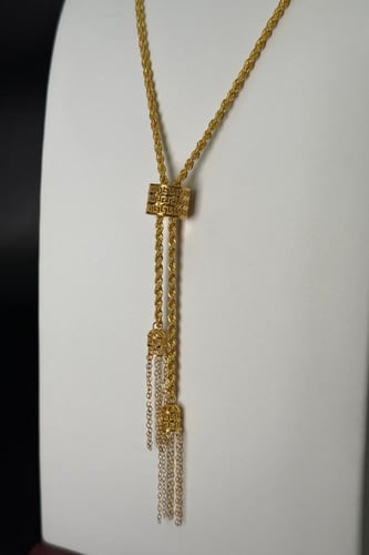 عقد فري سايز مميز عيار 21