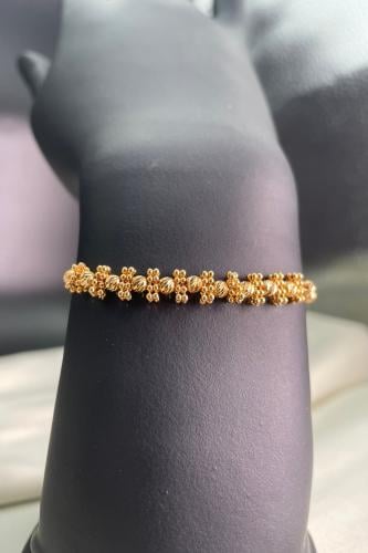 سوارة مونيكا في ساسز ايطالي عيار 21