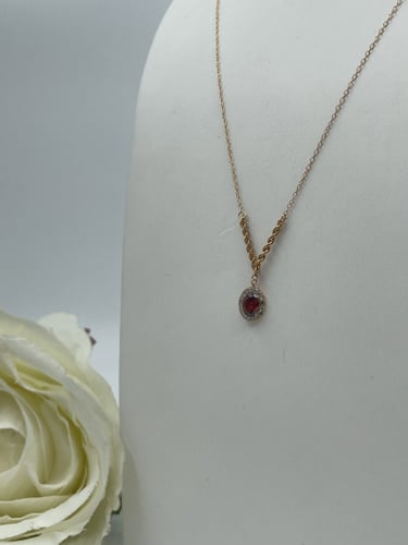 عقد متعدد الالوان