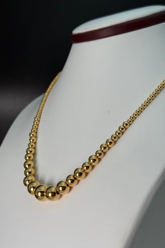 عقد دوائر من ذهب