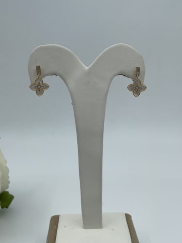 حلق فلور كوين ابيض ذهب ايطالي _ عيار 18