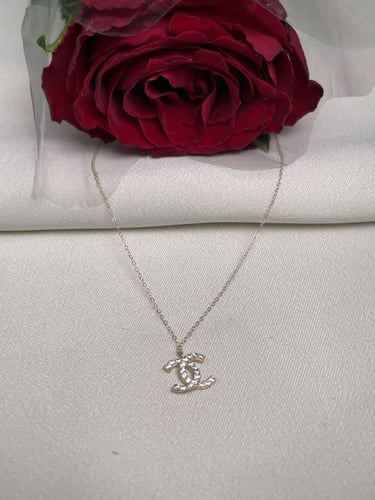 عقد ناعم لبس يومي عيار 18