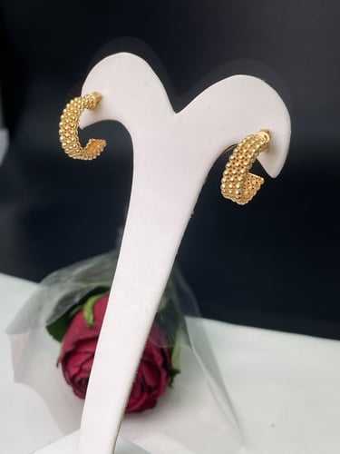 حلق مميز وناعم متعدد الالوان عيار 21