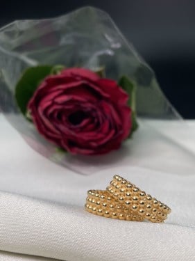 حلق مميز وناعم متعدد الالوان عيار 21